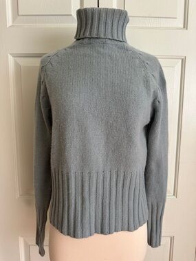 Banana Republic Light Gray Ribbed Turtleneck Cashmere Sweater Size M